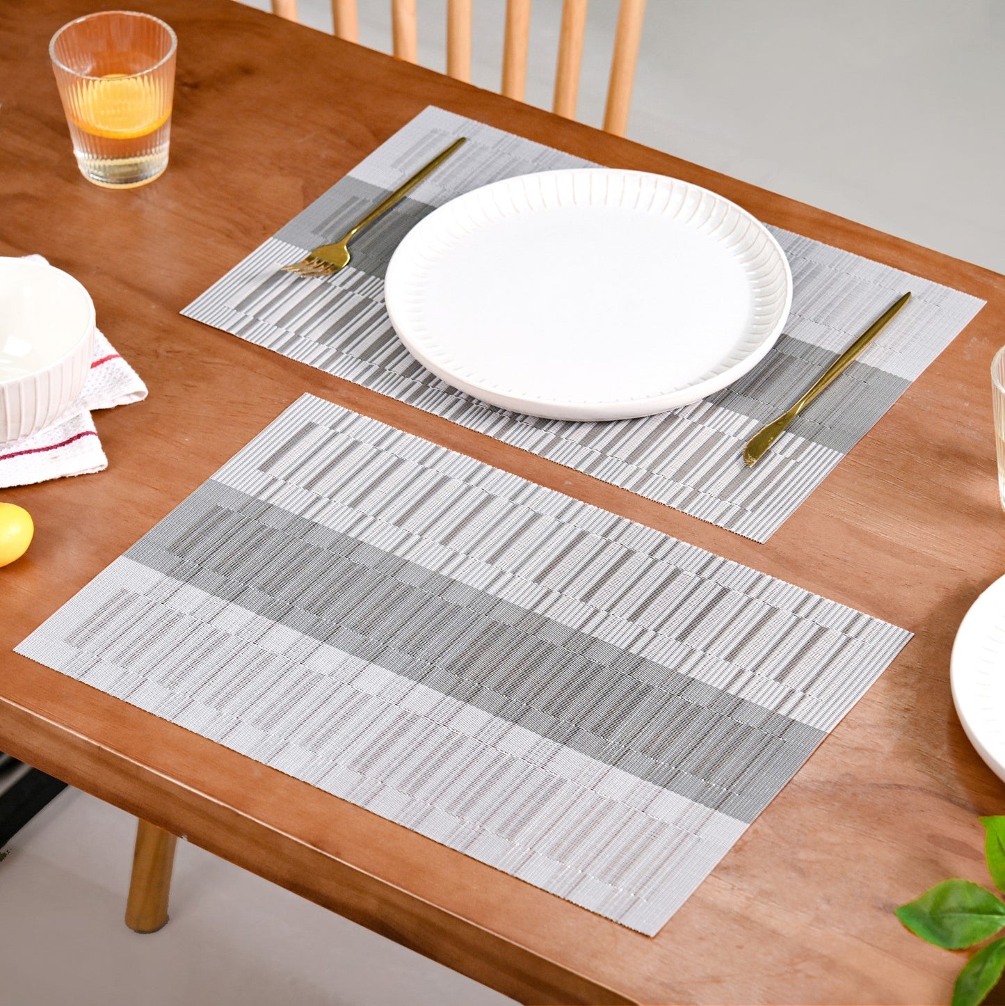 Grey Toned And Textured Mat Set Of 6