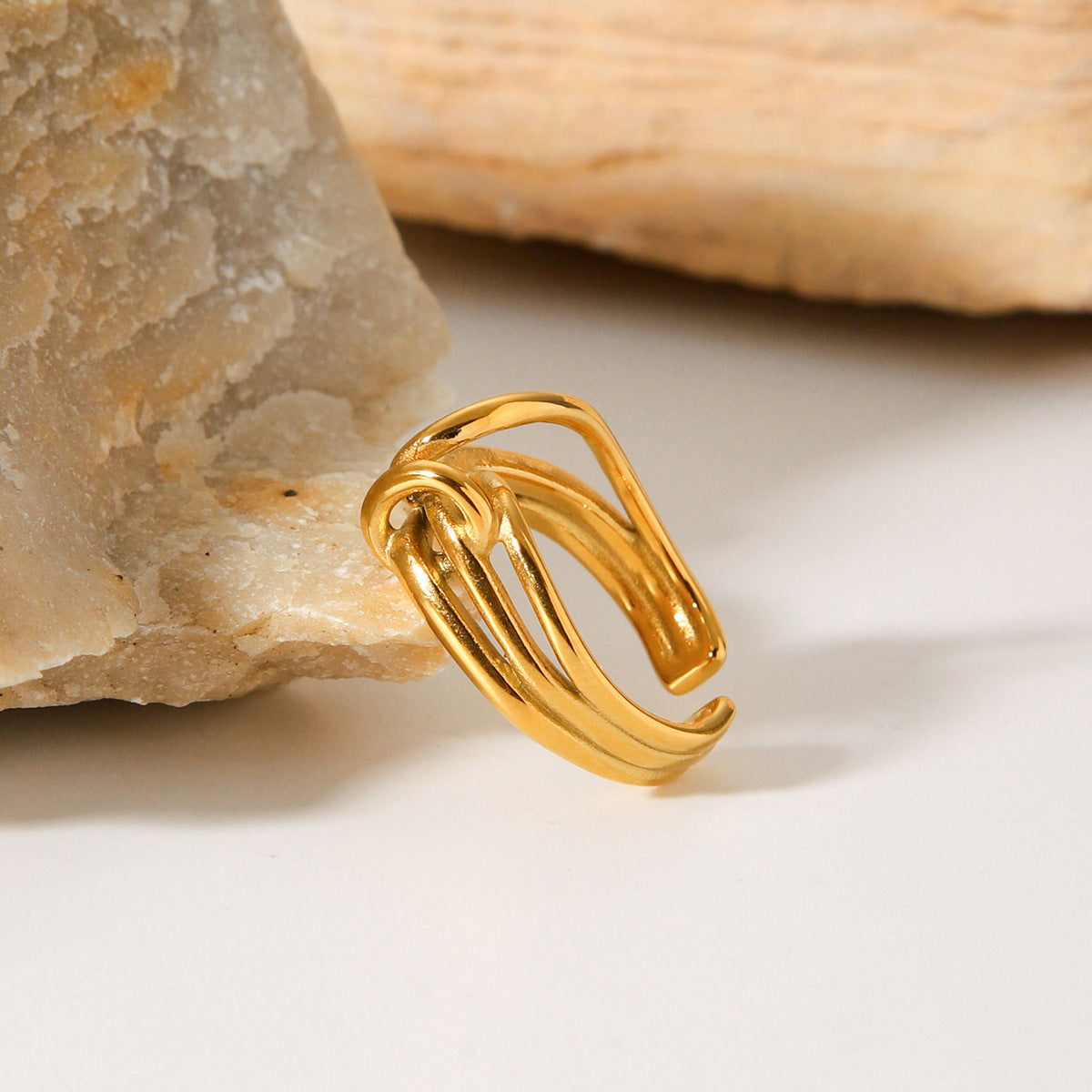 Unique Knot Ring