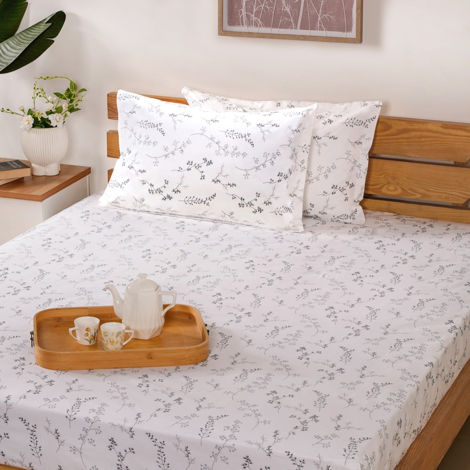 Pure Cotton Bedsheet And Pillowcase Set 180 TC Soothing Soft King Sized 275x275 cm