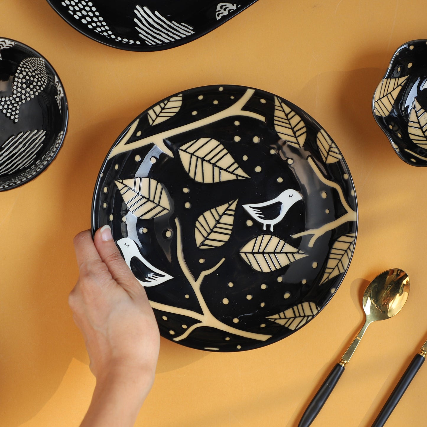 Natura Plates Black
