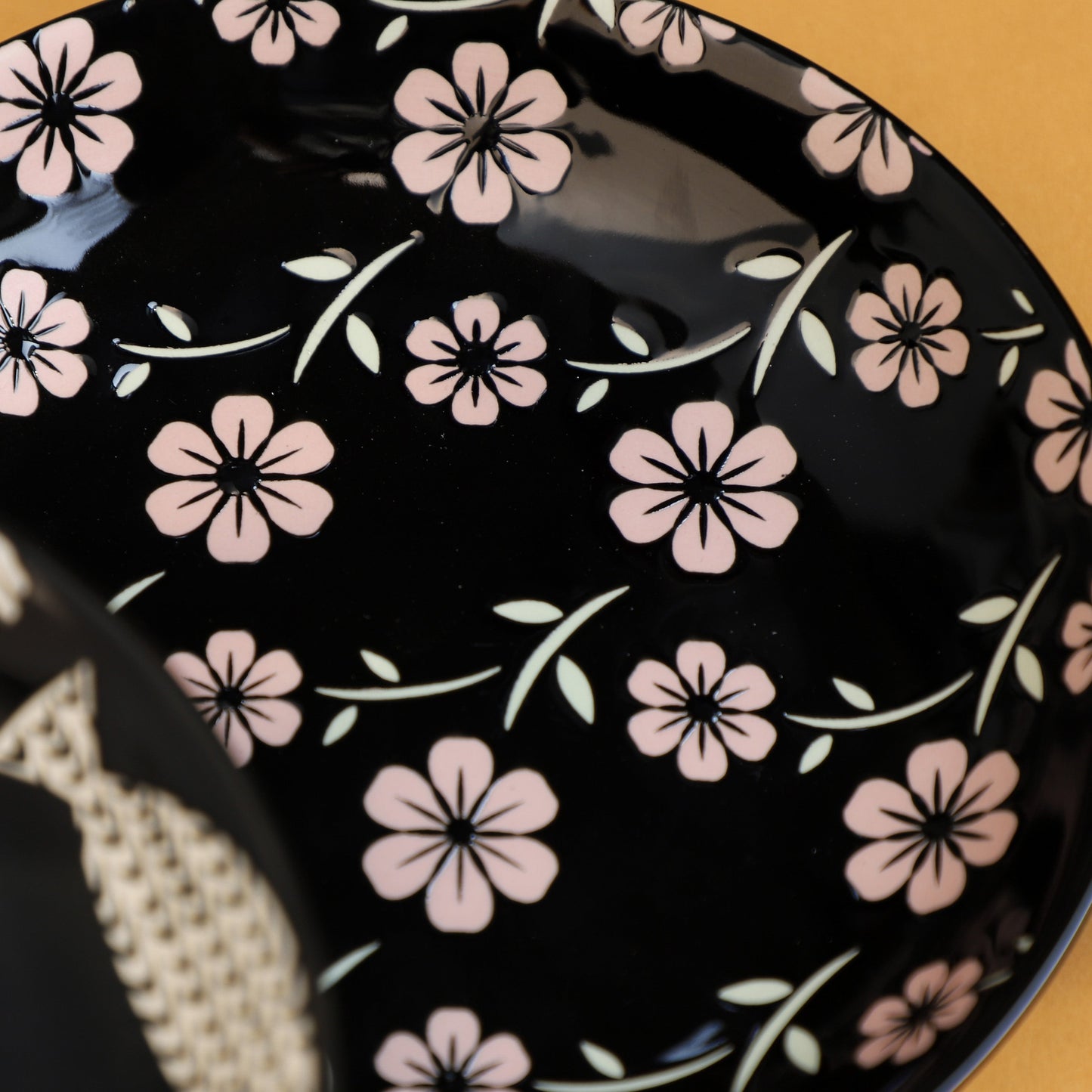 Natura Plates Black