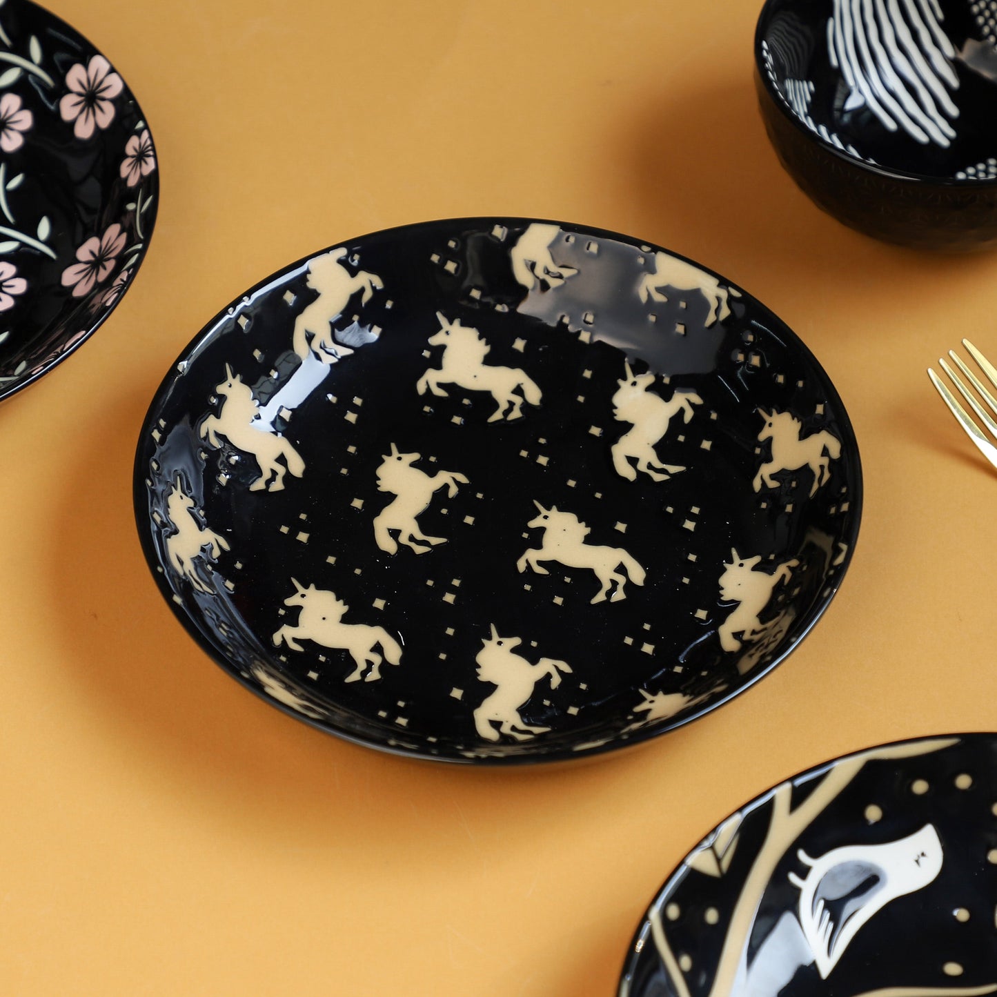 Natura Plates Black