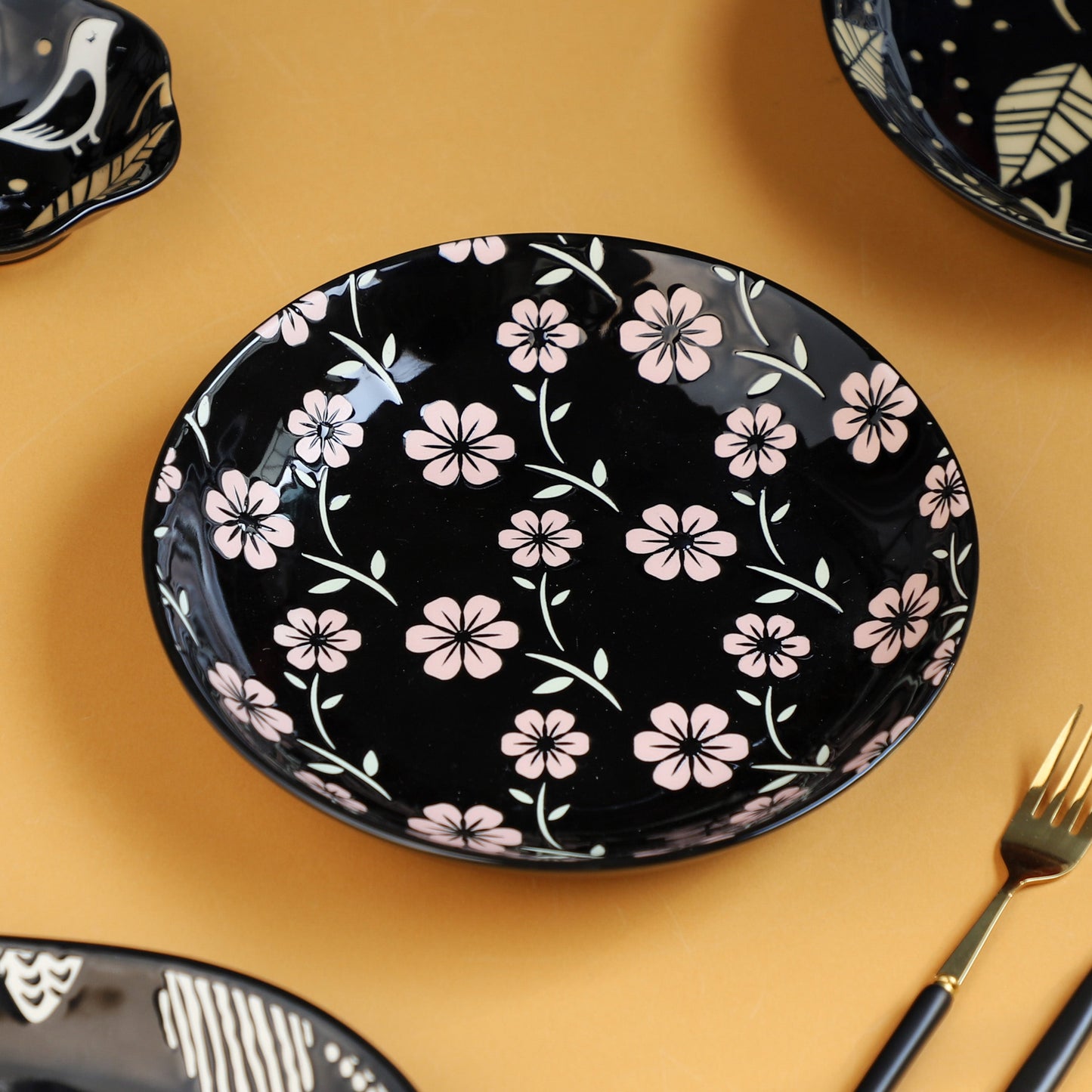 Natura Plates Black