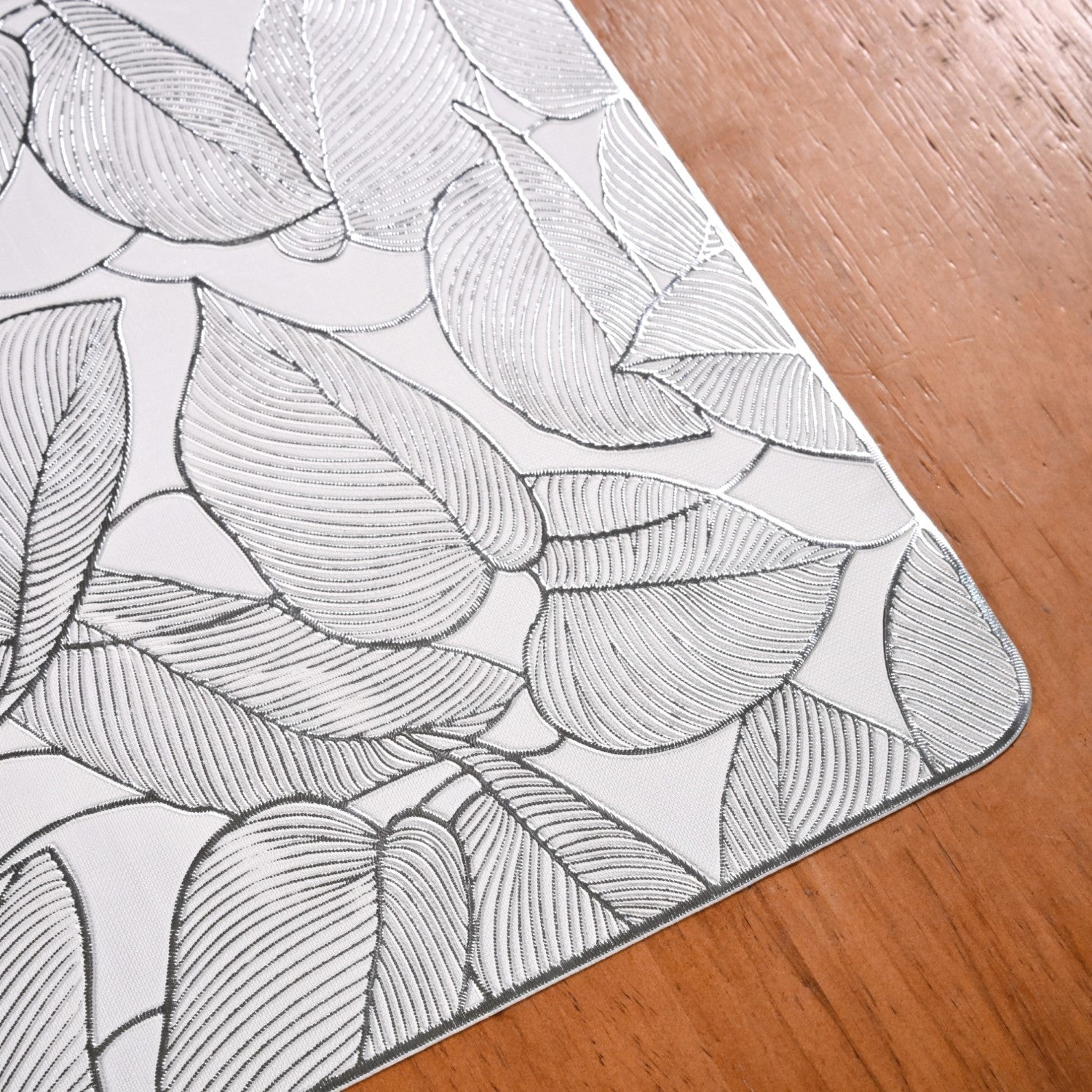 Opulent Leaf Silver Table Runner 91x35cm