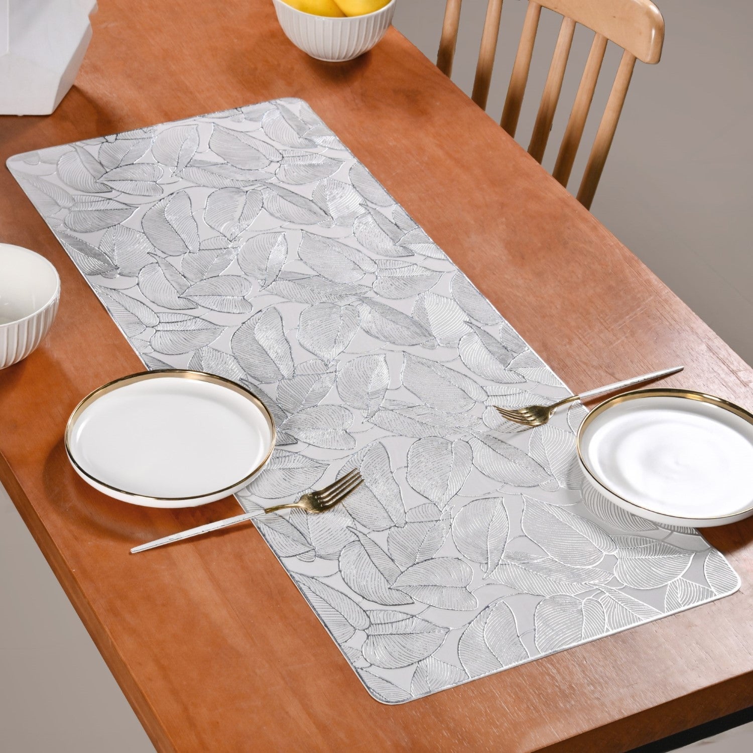 Opulent Leaf Silver Table Runner 91x35cm