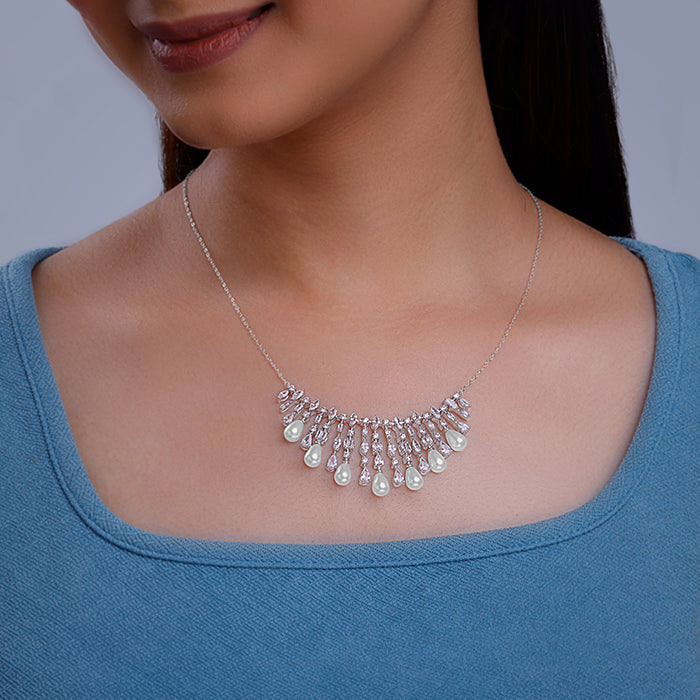Silver Glamour Glow Necklace