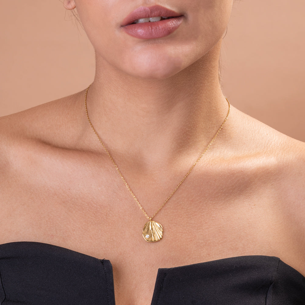 Oyster With Tiny Pearl Necklace