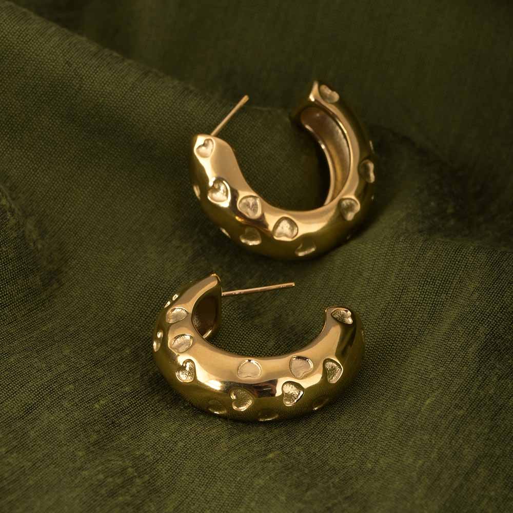 Engraved Heart Curved Earrings | Gold