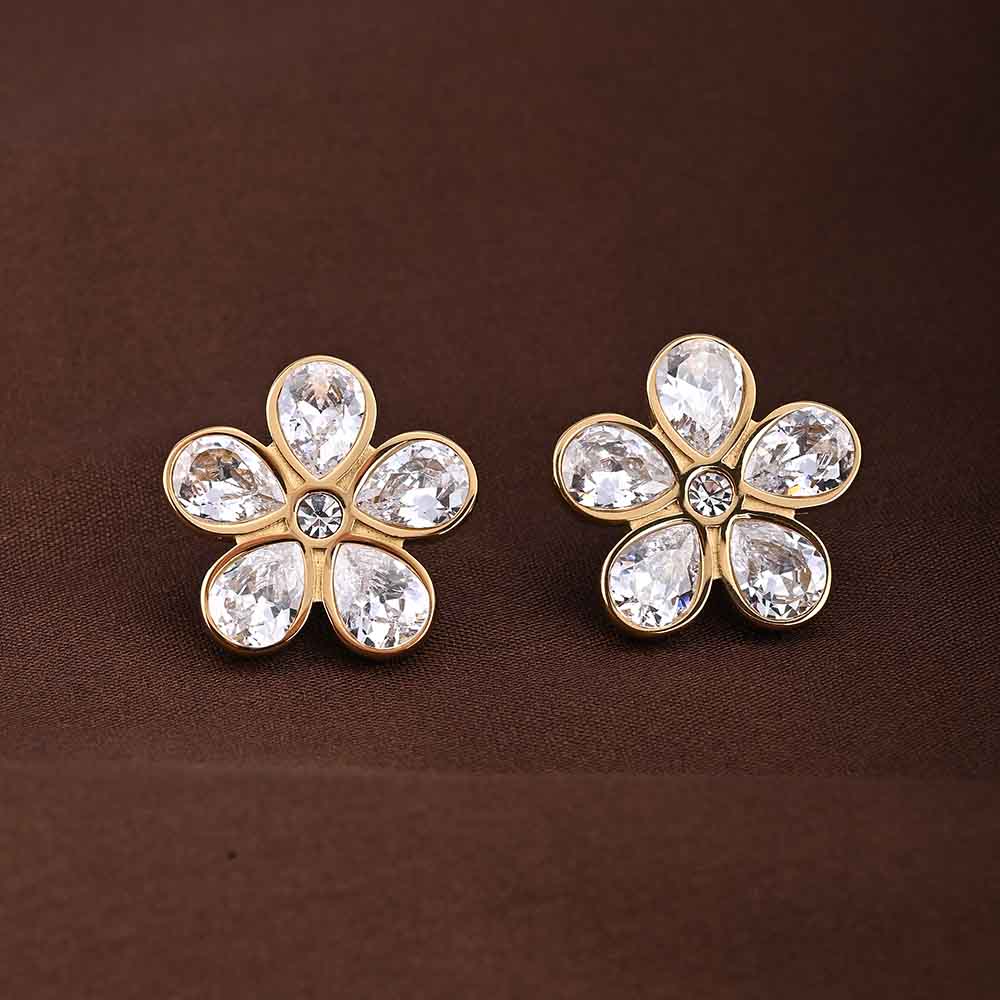 Blooming Diamonds Stud Earring & Solitary Spark Bracelet Combo Set