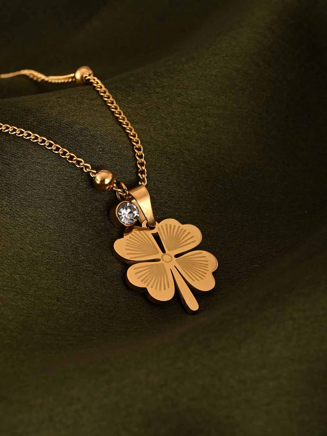 Flower Pendant Necklace