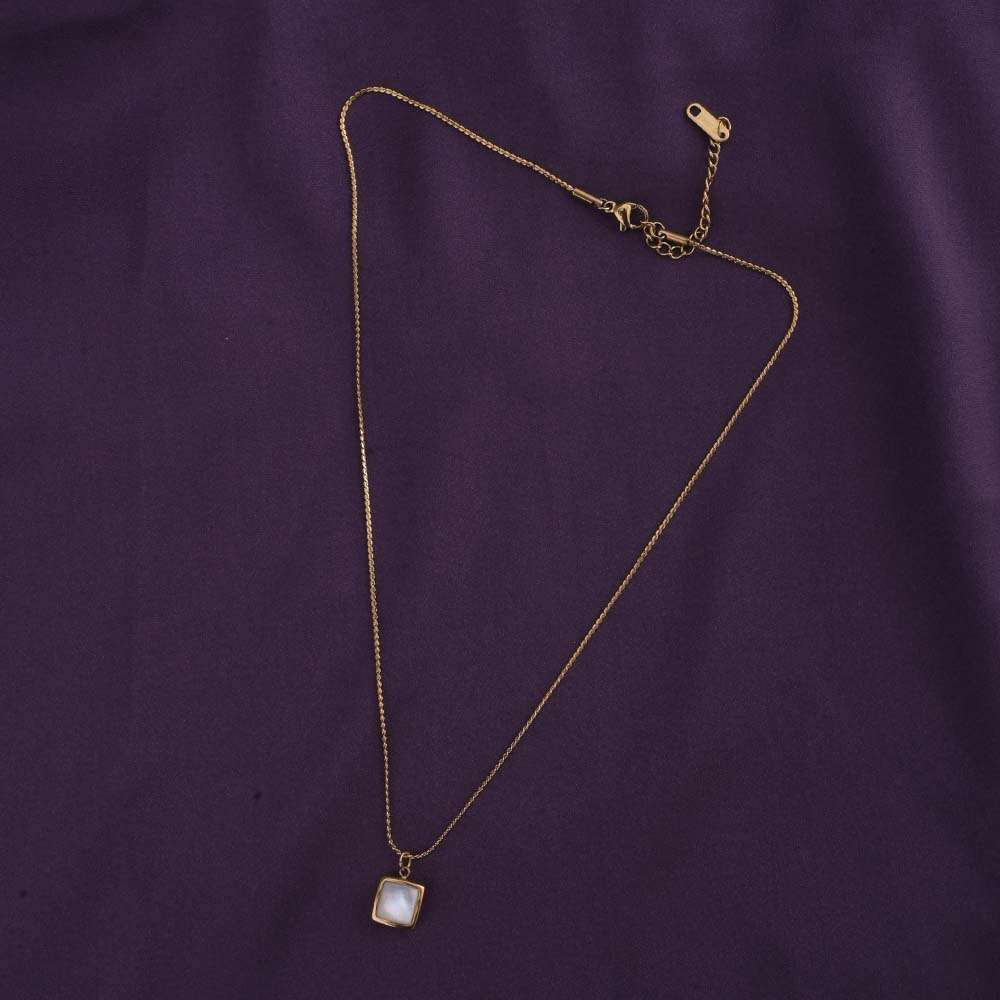 Square Pendent Gold Chain Necklace
