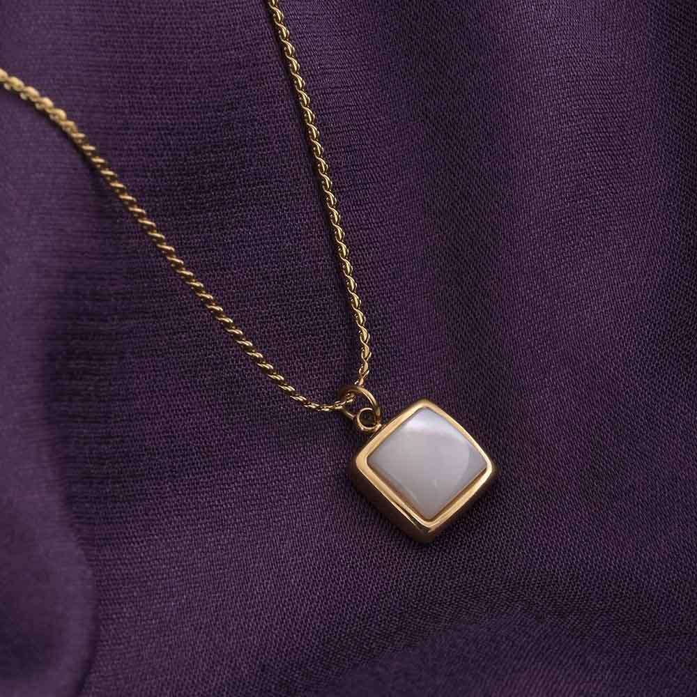 Square Pendent Gold Chain Necklace