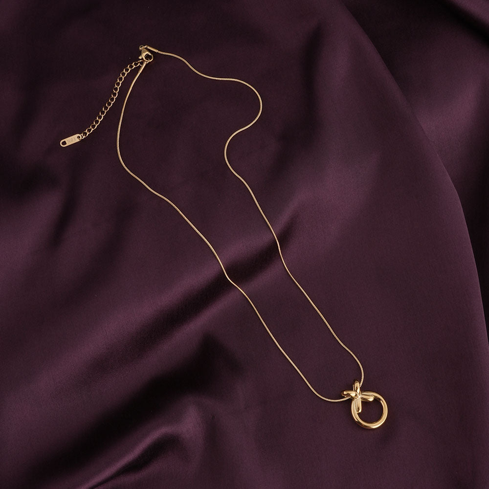 Minimalist Loop Gold Necklace