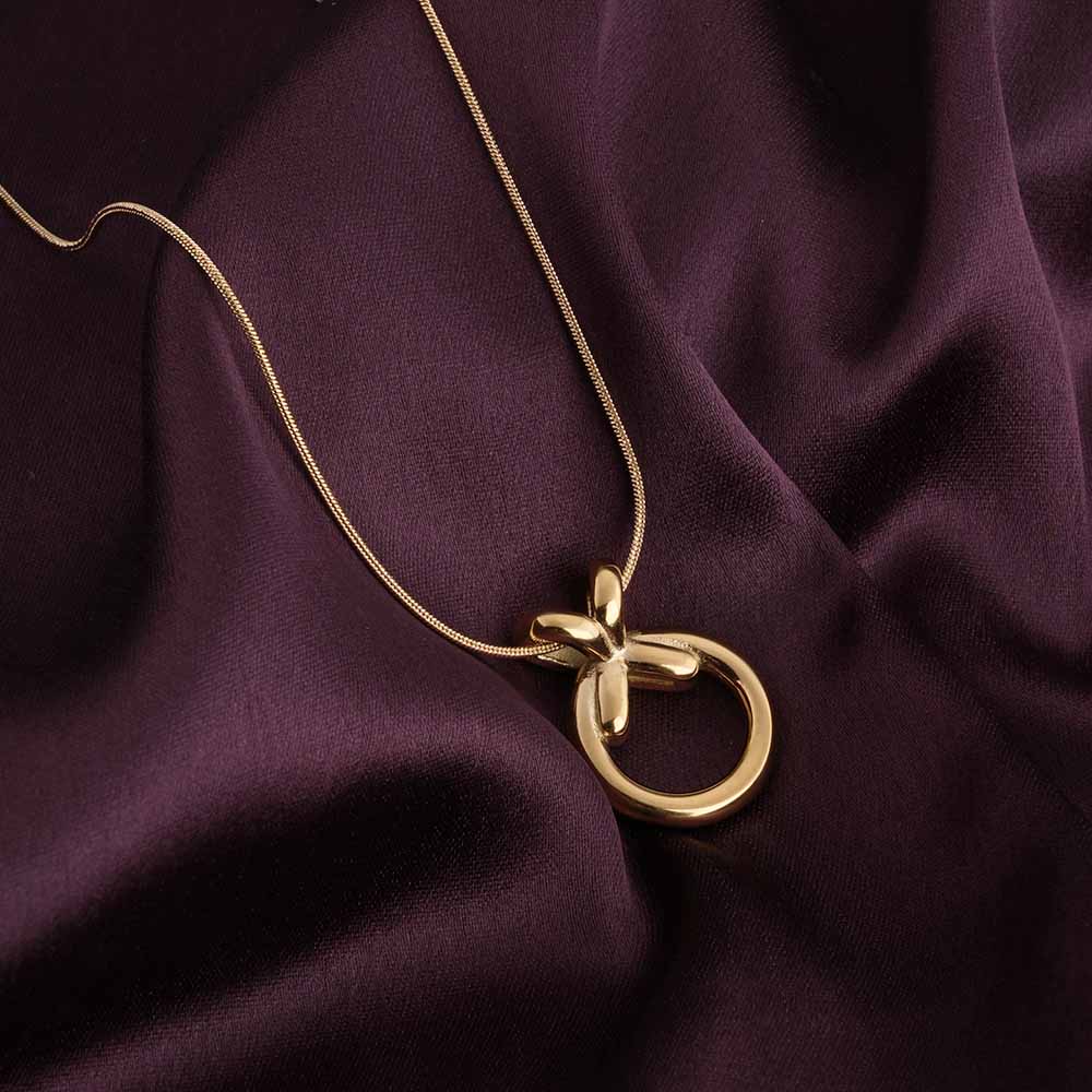 Minimalist Loop Gold Necklace