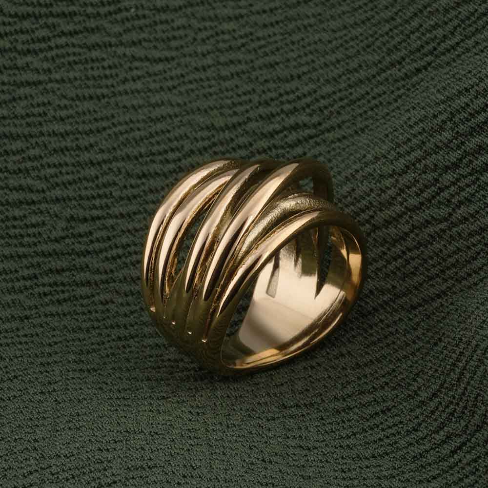 Wavy Wire Gold Ring