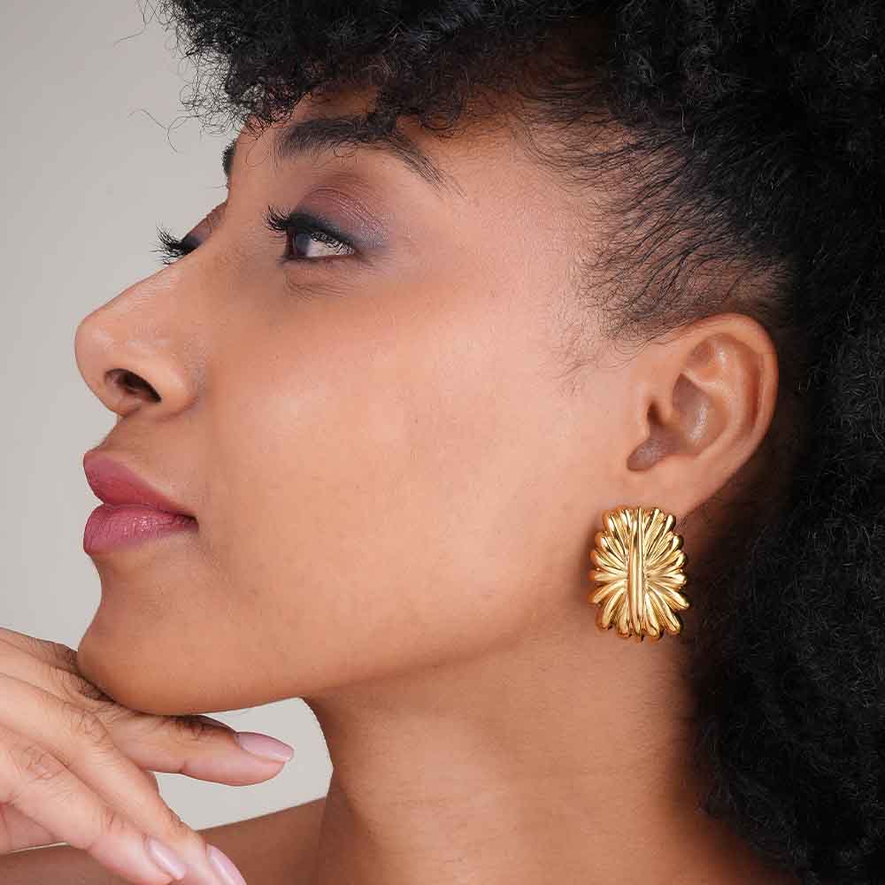 Ribbed Chunky Stud Earrings