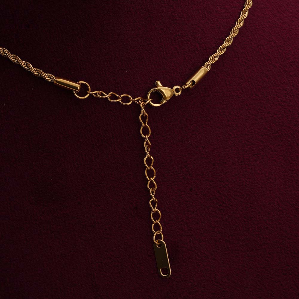 Organic Pearl Elegance Necklace