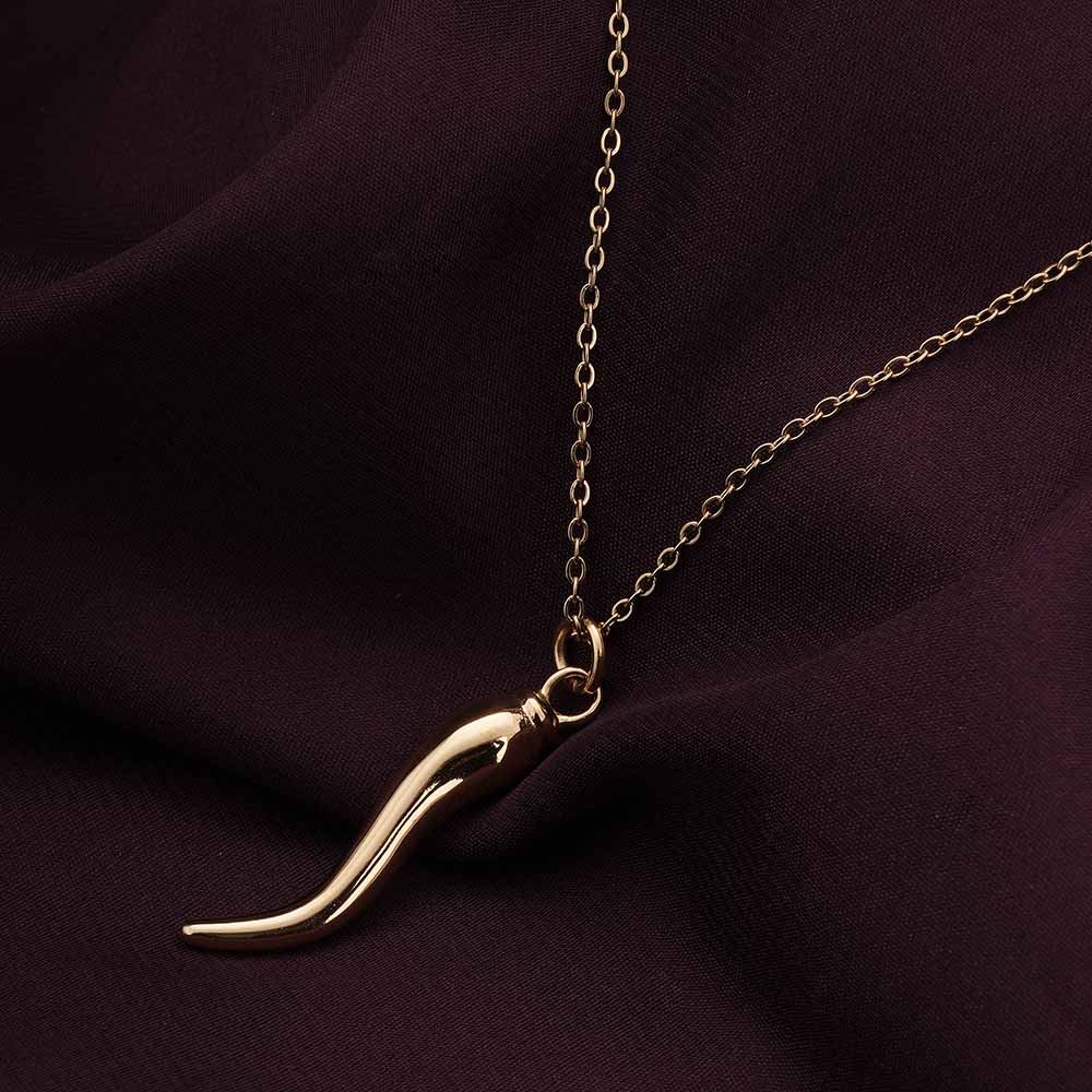 Elegant Gold Chili Pepper Pendant Necklace