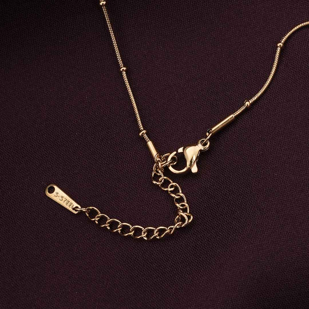 Shimmering Diamond Chain Necklace