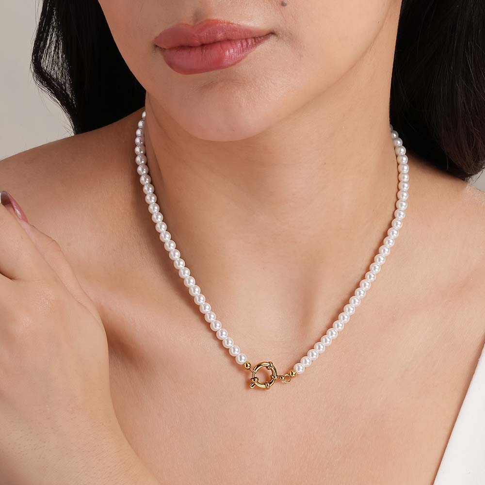 Snow White Pearl Necklace