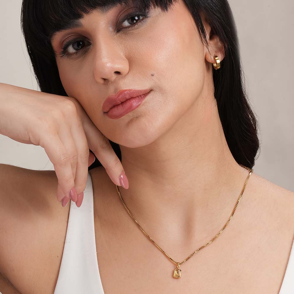 Graceful Macaroon Stone Pendant