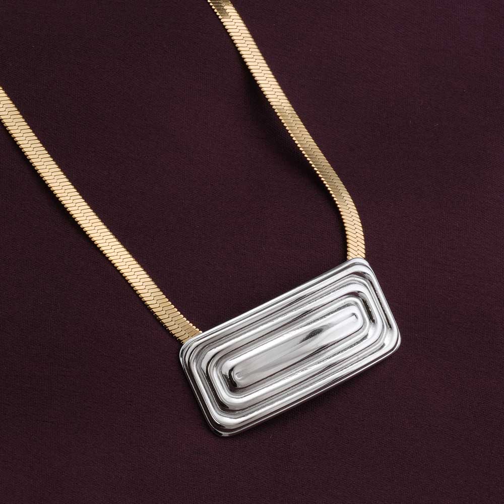 Ridged Pendant Necklace