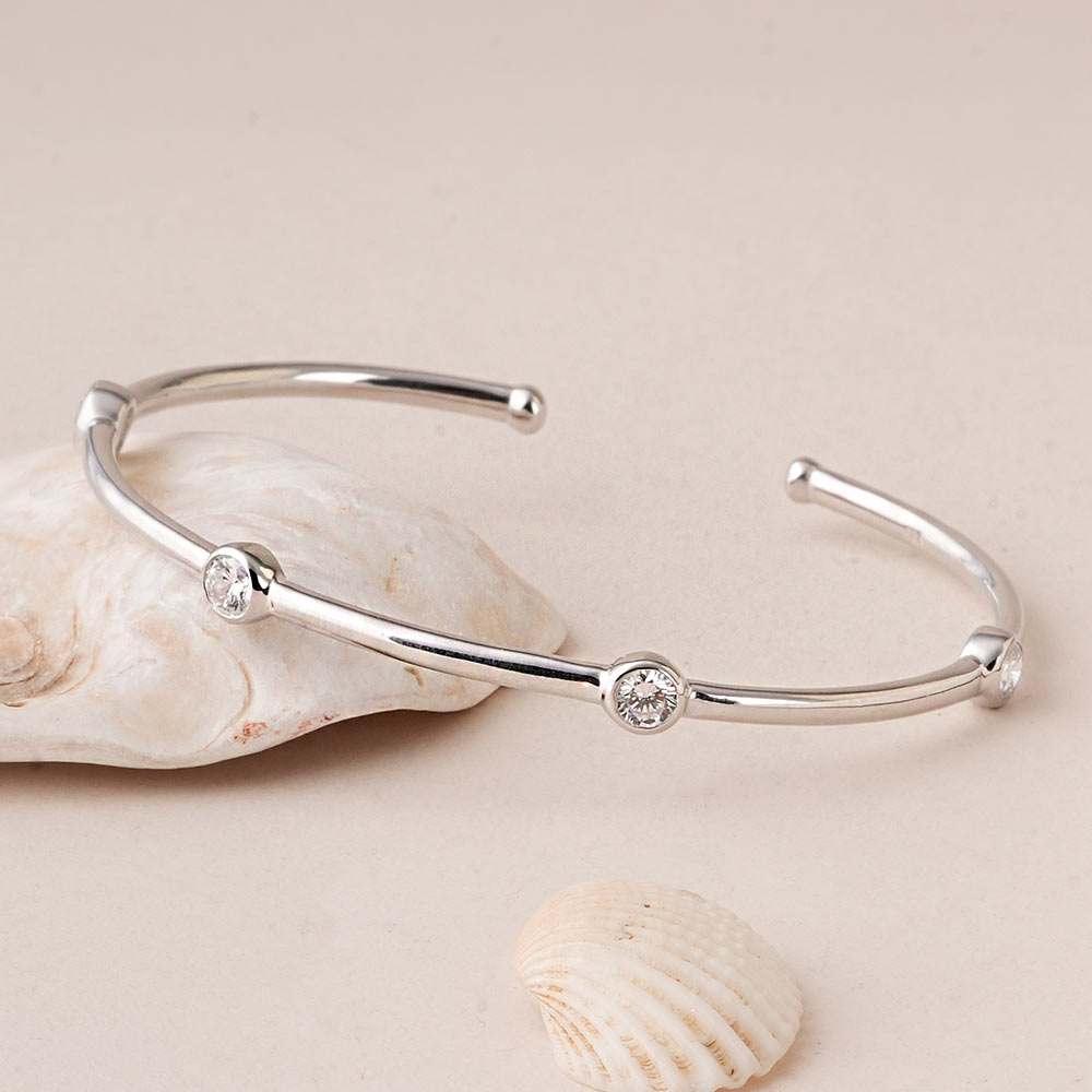 Zircon Pulse
Silver Station Bracelet
