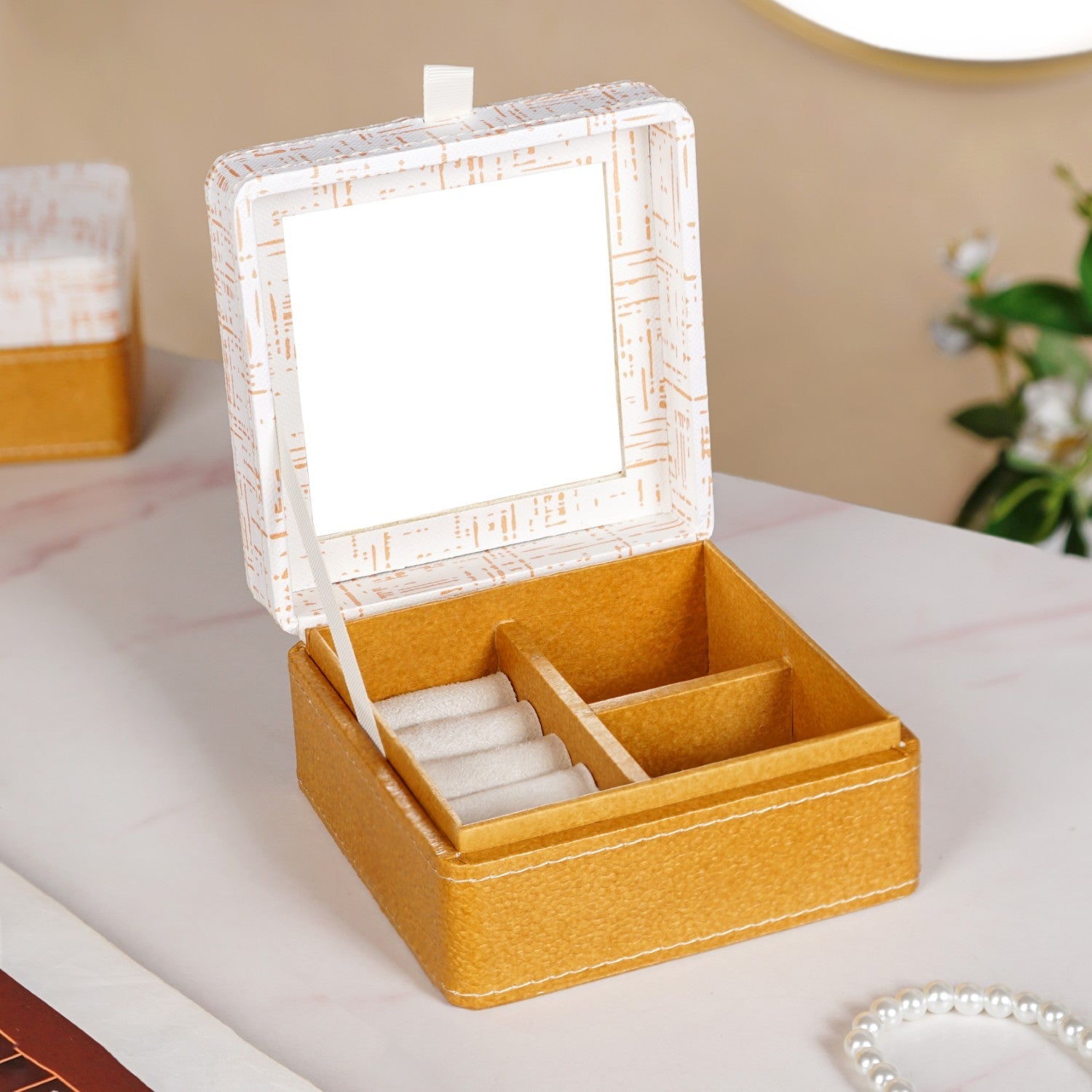 Quadrata Pattern Multi Section Jewellery Box With Mirror