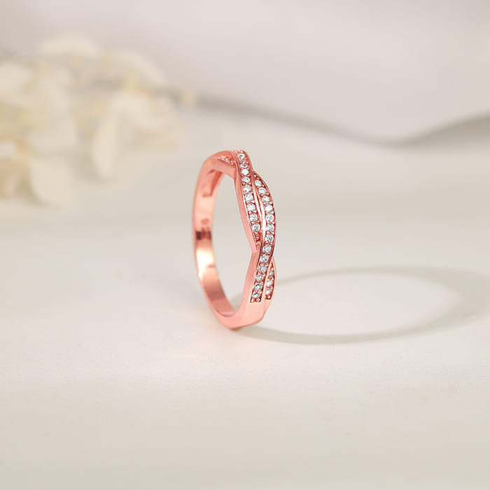 Rose Gold Sparkling Spiral Ring