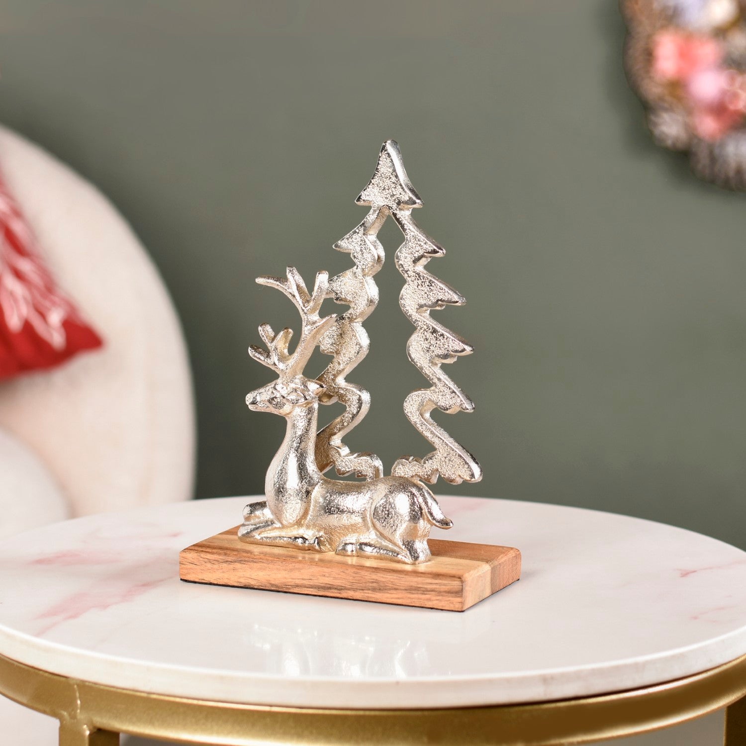 Reindeer By The Noel Tree Metal Decor