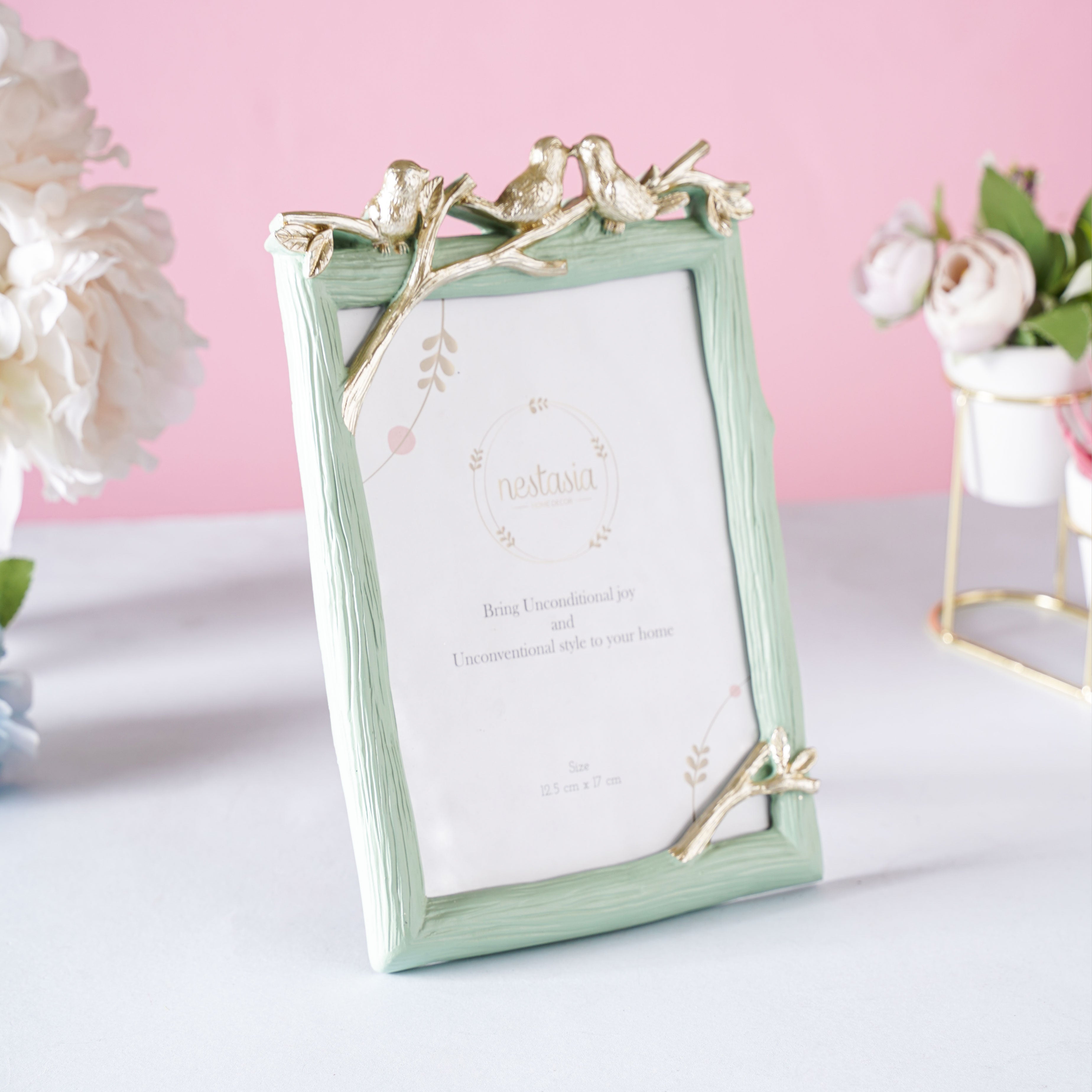 Nest Photo Frame