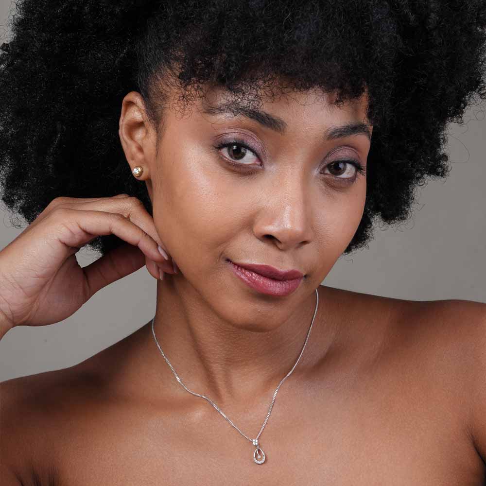 Elegant Waterdrop 9KT Gold Lab Grown Diamond Necklace