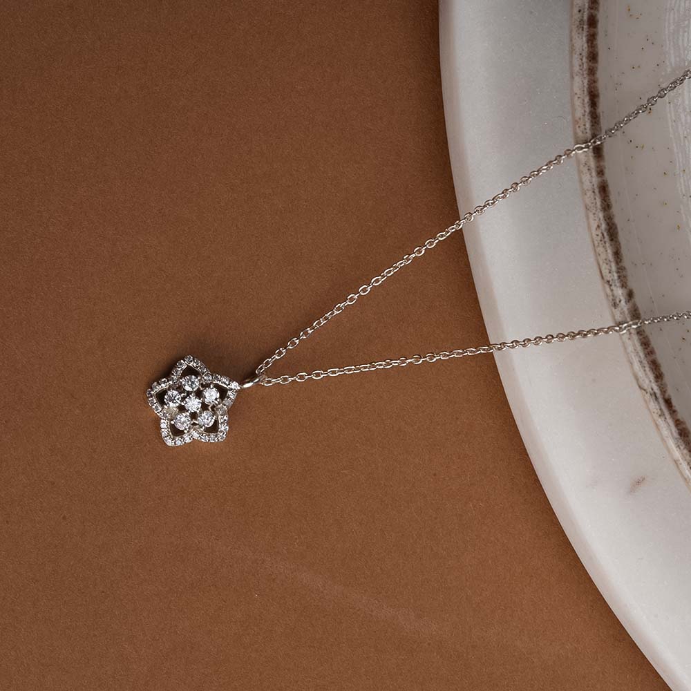 Glittering Flower 925 Sterling Silver Necklace