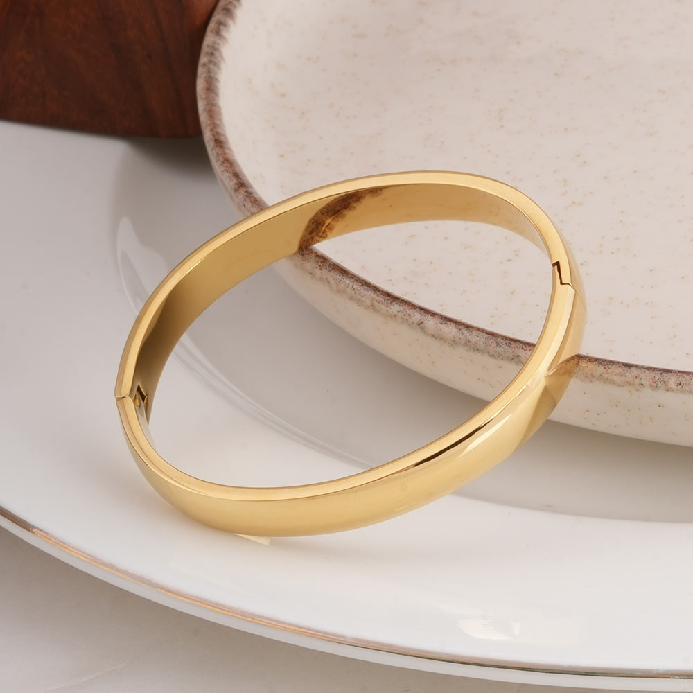 Plain Gold Bangle Bracelet - 7 mm