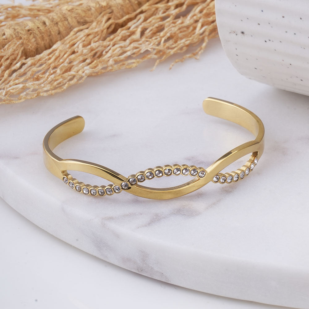Twisted Diamond Gold Bracelet