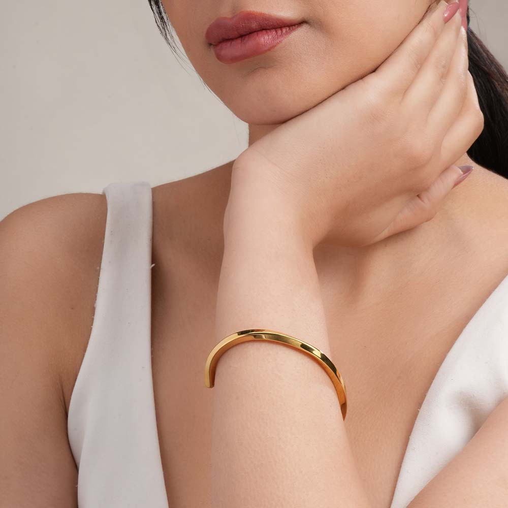 Graceful Curve Cuff Bracelet