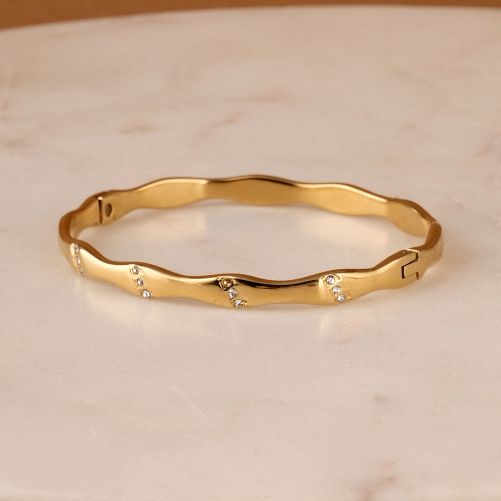 Scalloped Gold Bangle Bracelet
