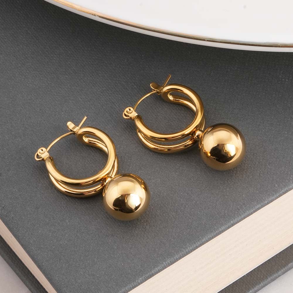 Elegant Gold Hoop Earrings