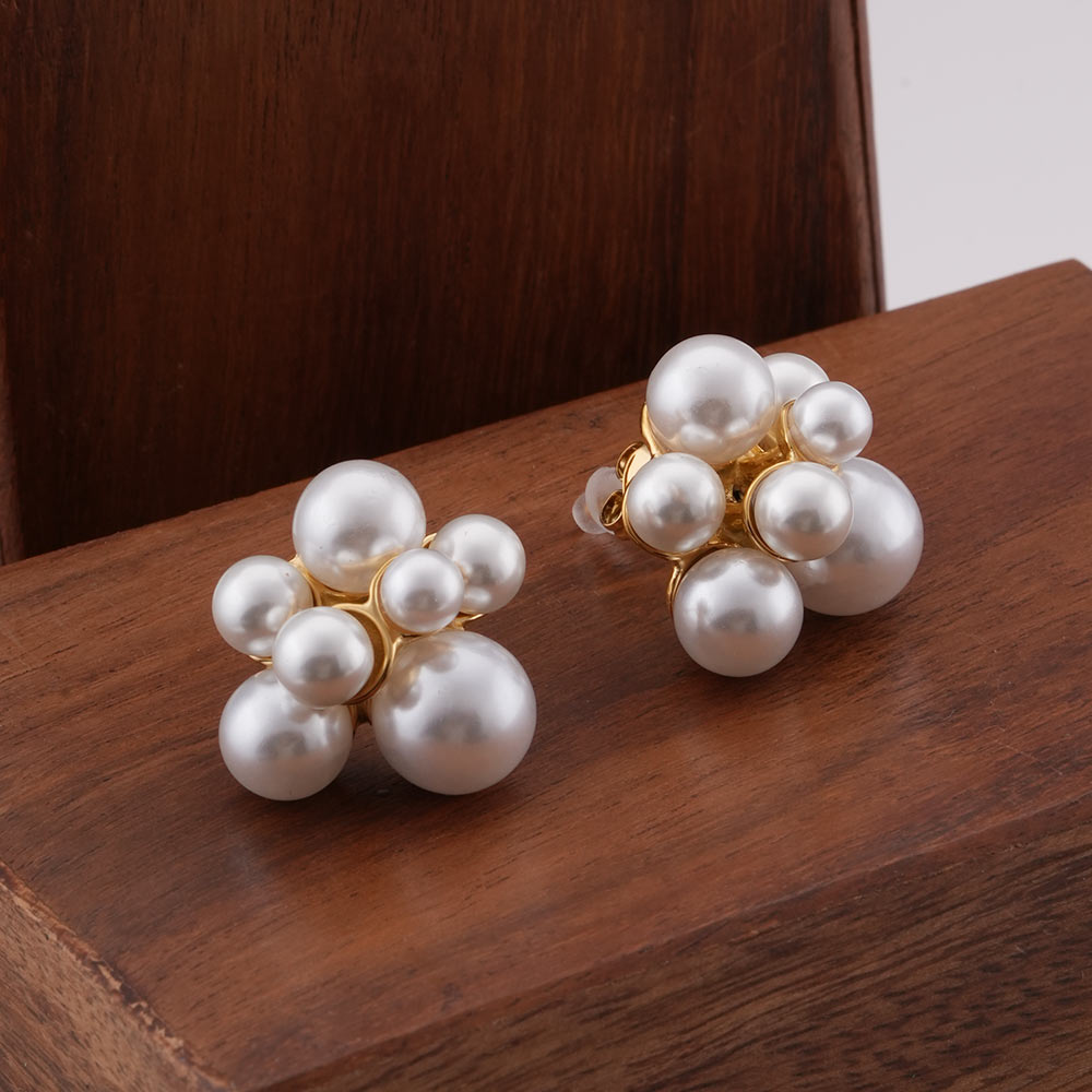 Pearl Cluster Stud Earrings