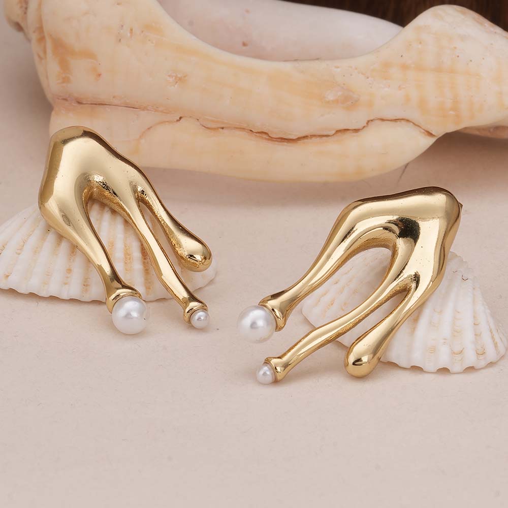 Golden Drip Pearl Earrings