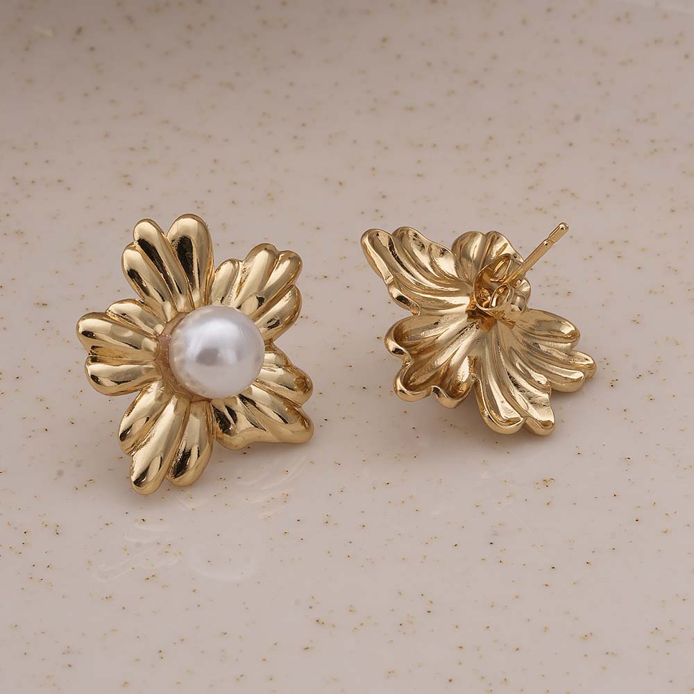 Golden Bloom Pearl Earrings
