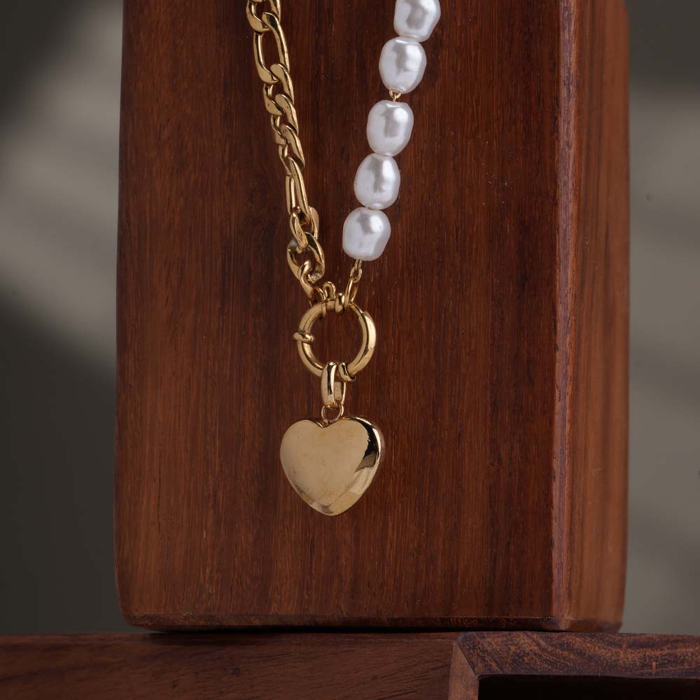 Harmony in Contrast Necklace