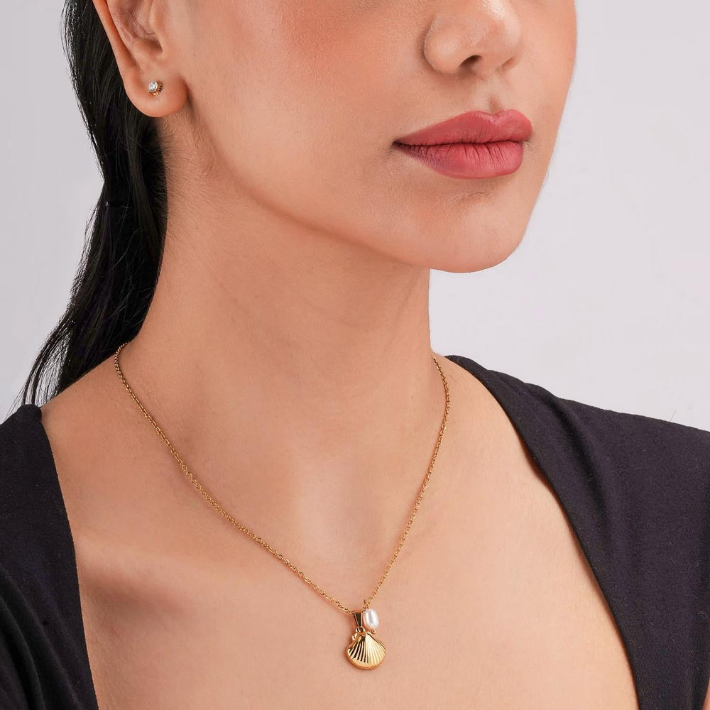 Golden Seashell Pendant with Pearl Drop Necklace