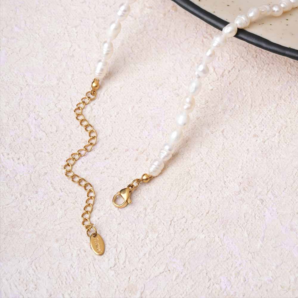 Pearl Beaded Necklace with Curved Horn Pendant