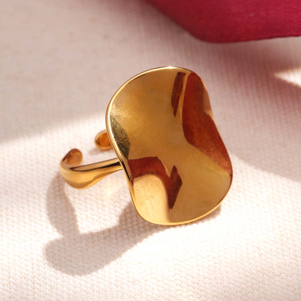 Abstract Plateau Ring