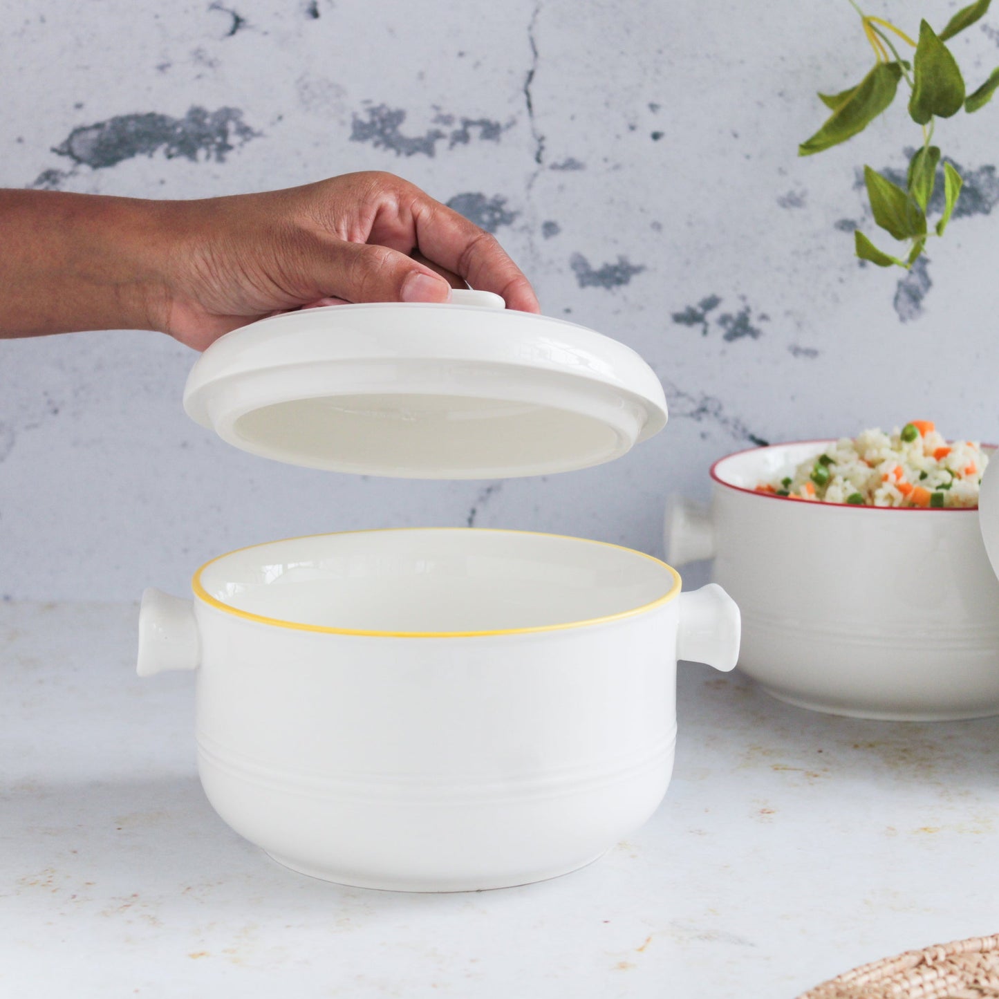 Serving Pot With Lid