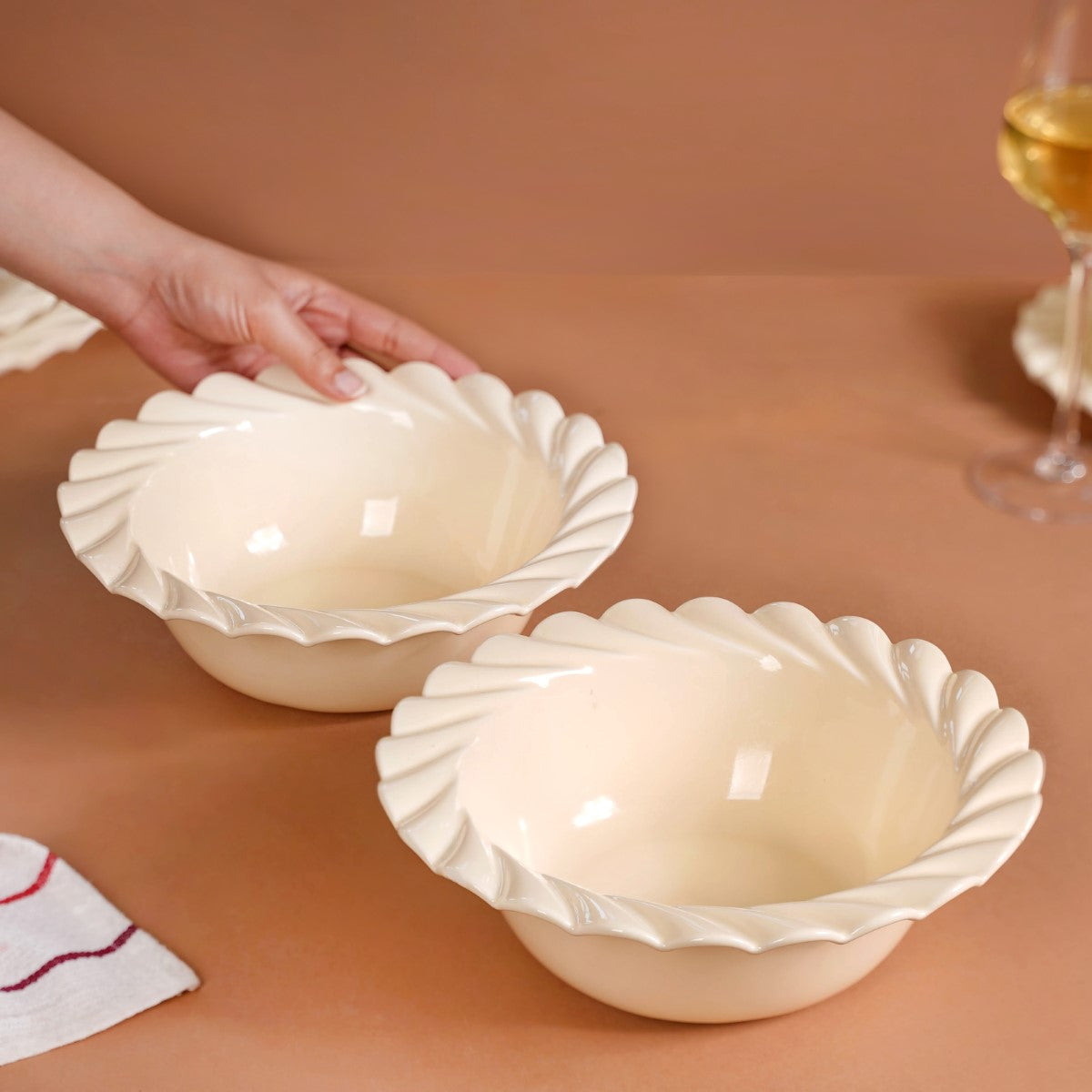 Scallop Vanilla White Serving Bowl Set Of 2 1000ml