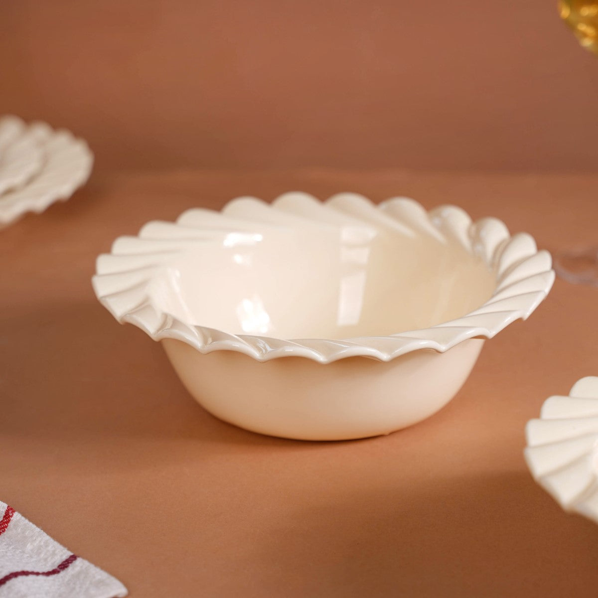Scallop Vanilla White Serving Bowl Set Of 2 1000ml