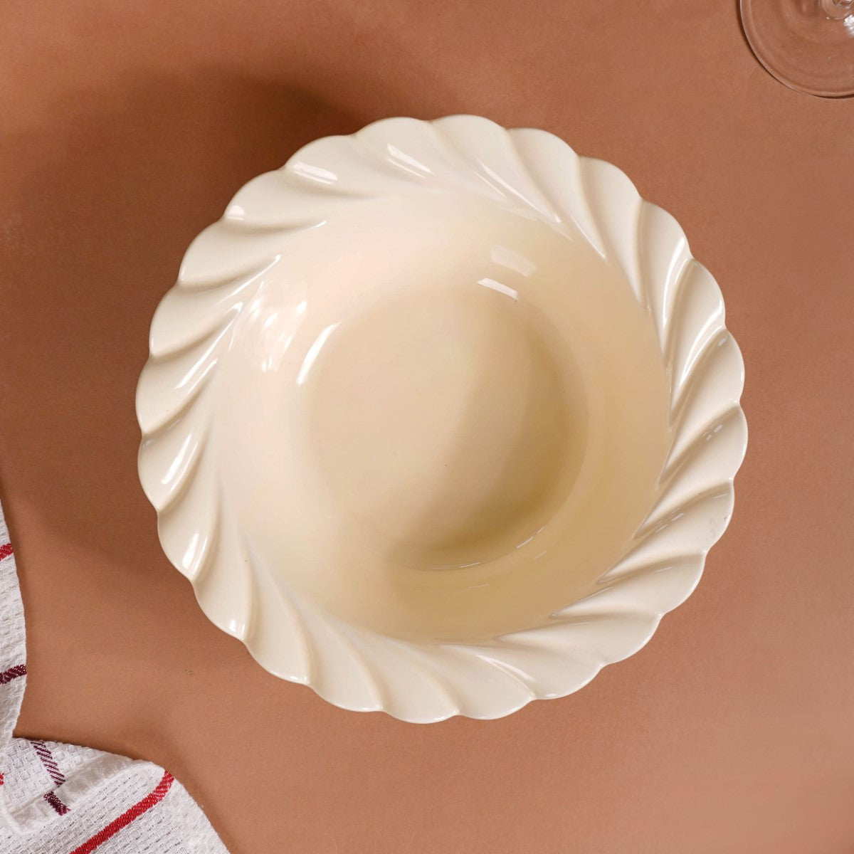 Scallop Vanilla White Serving Bowl Set Of 2 1000ml