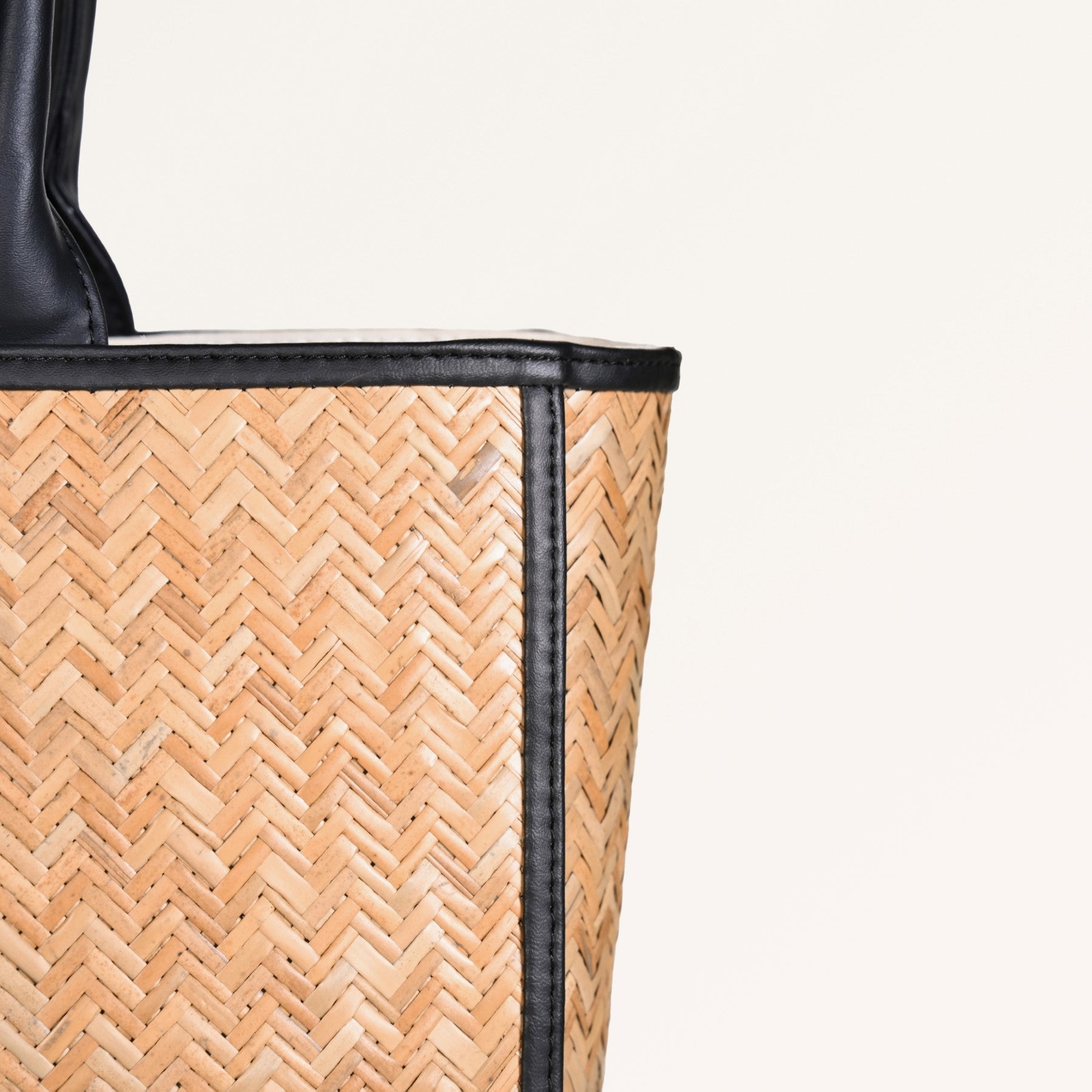 BreezeBag Handwoven Carryall Tote Black